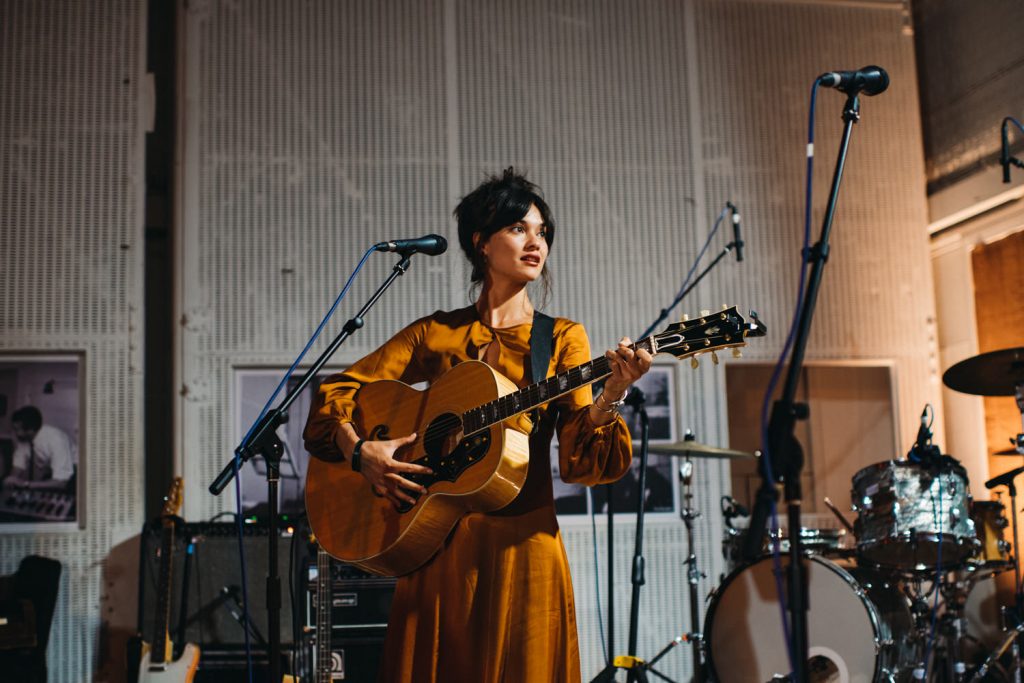 Shira performing song in abbey road studio